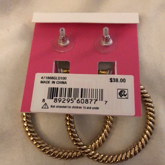 Betsey Johnson Some Bunnys Baby Daisy Studs & Gold Tone Hoop Earring Set NWT - Picture 11 of 12